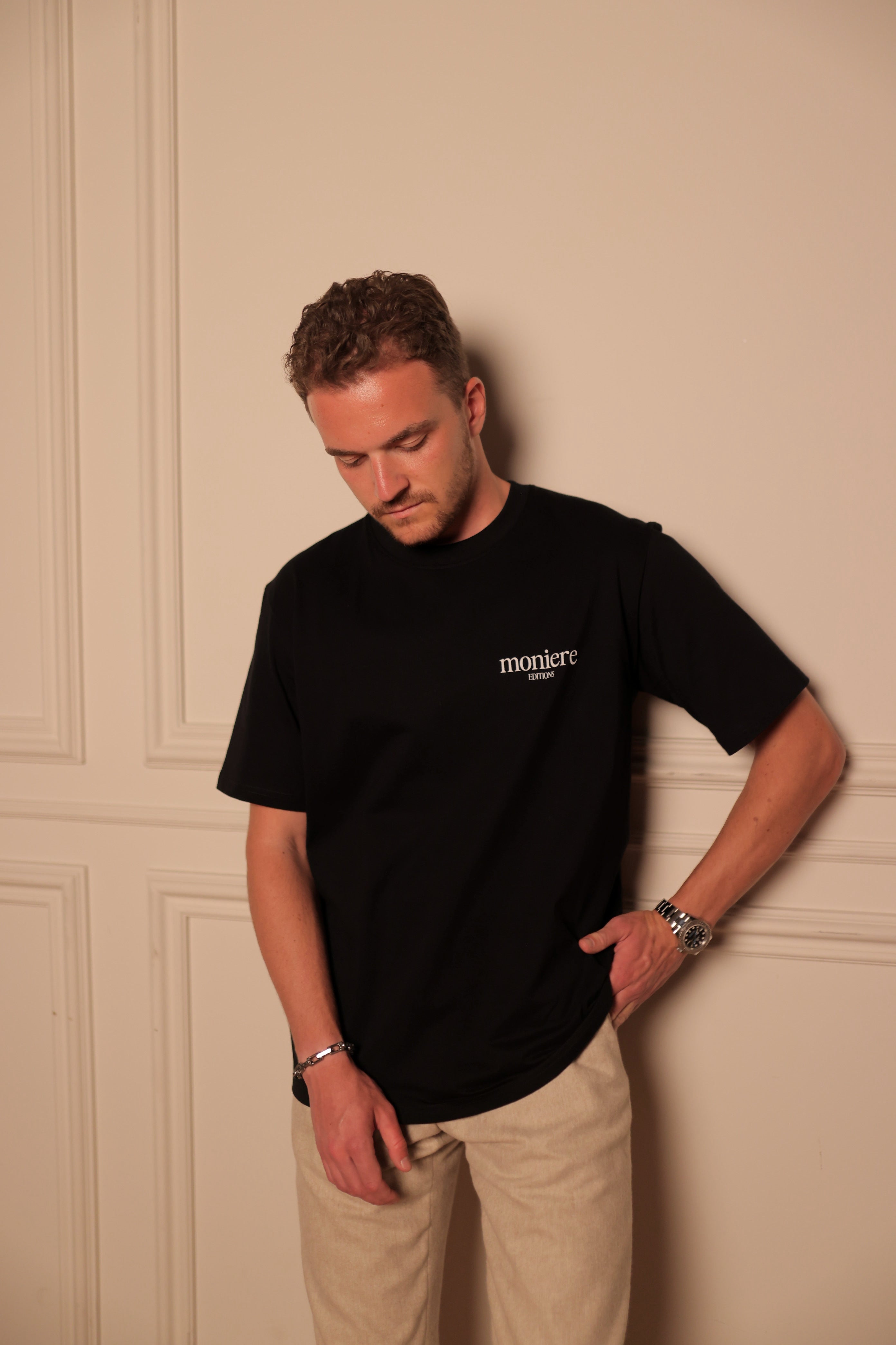 Editions T-Shirt getragen